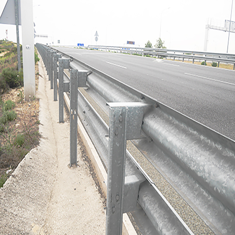 Hot Dip Galvanized Highway Guardrail Roadway Safety Galvanized Highway Road Crash Barrier Lalu Lintas Halangan