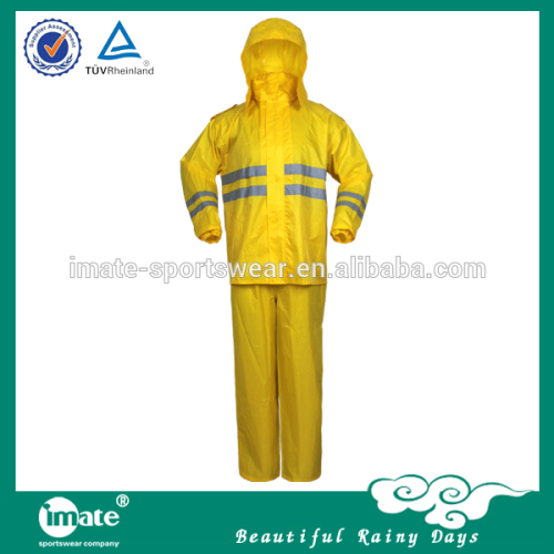 Fashional plastic rain coats with hat