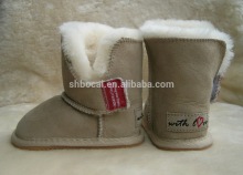 Fantastic water repellency sheepskin kids boot