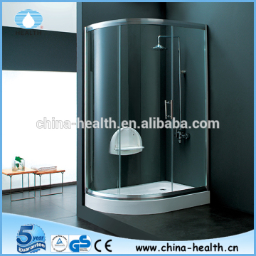 Offset quadrant shower room