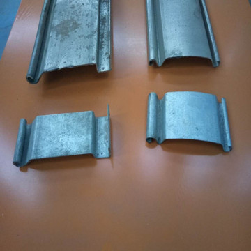 roll-up door roll forming machine