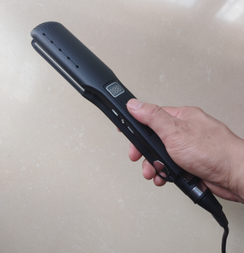 Auto Adjusting Proper Voltage Digital Flat Hair Iron