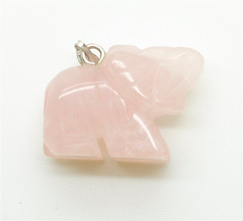 Pendentif en quartz rose avec forme d&#39;éléphant