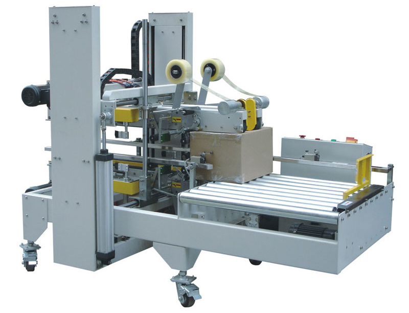 Машина для запечатывания клейкой ленты / цена упаковочной машины для картонных коробок, работающая с обвязочной машиной