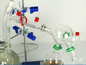 Essential Oil Steam Distillation Extraction Equipment