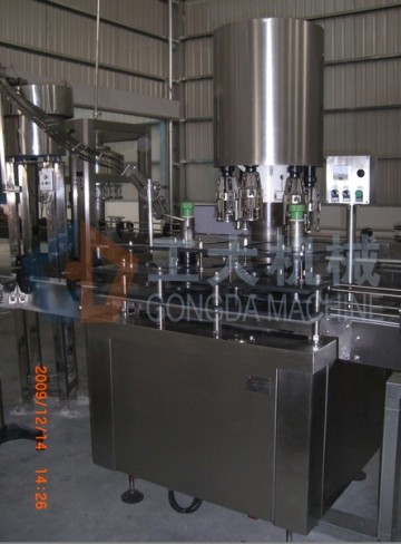 Screw capping machine