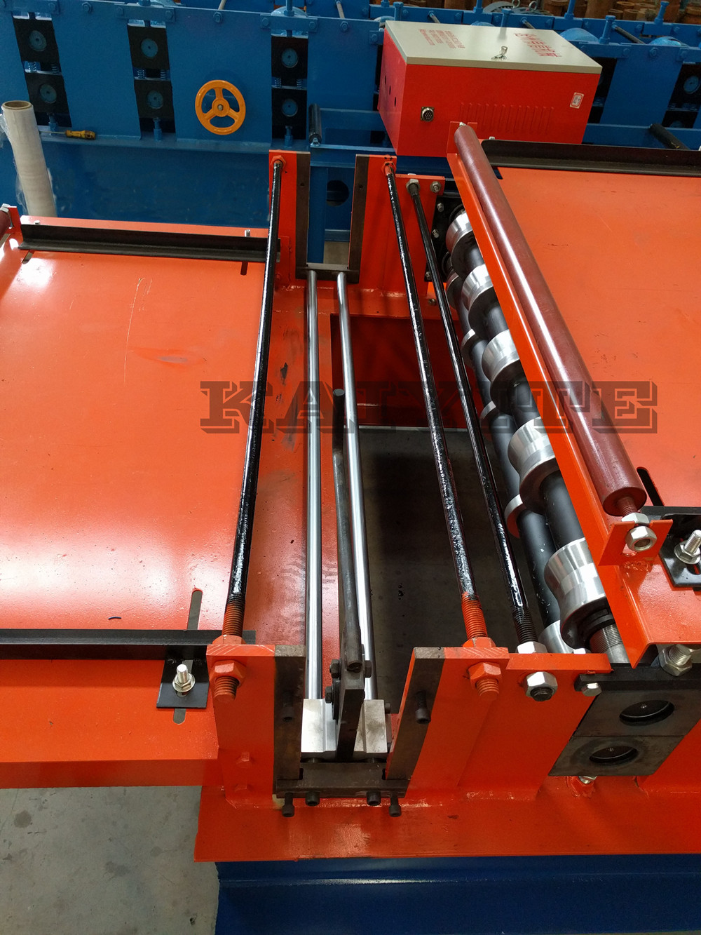 metal roofing roll forming machine