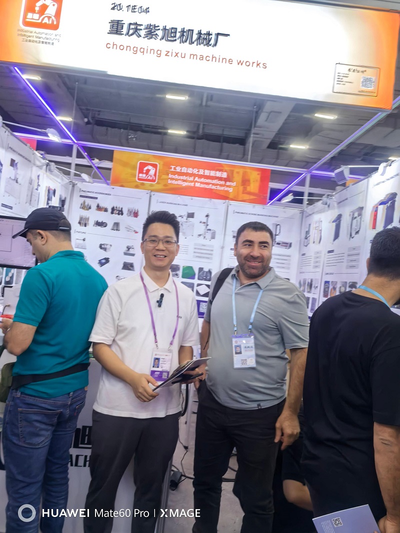 Chuke Intelligent's booth at the Canton Fair was a huge hit, with its laser cleaning and marking equipment selling out to international buyers