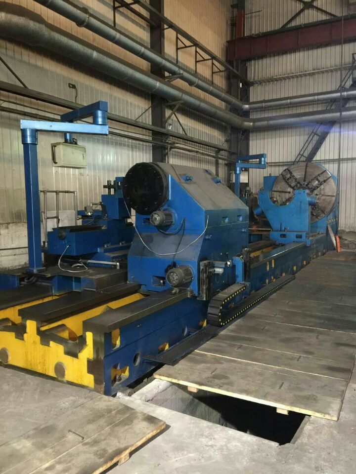 Heavy horizontal lathe