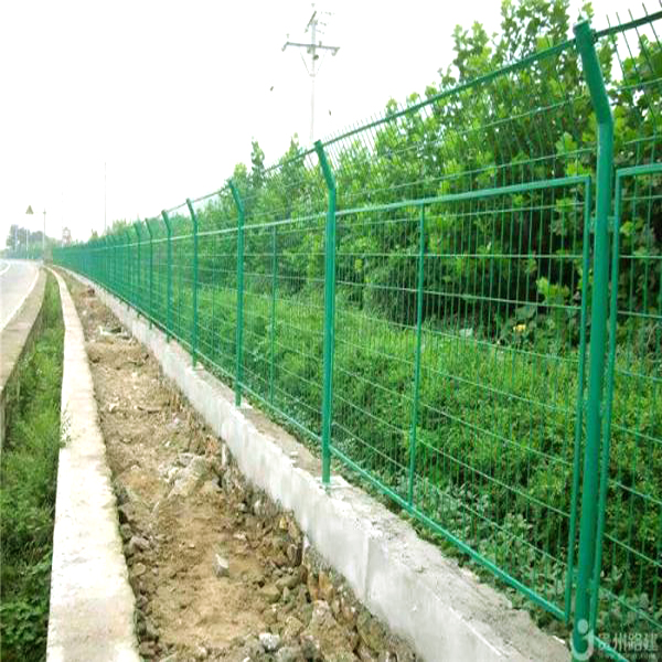 pvc coated rive fence