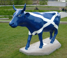 Street Shop Door Decoration Fiberglass Polyresin Cow Bull Cattle Sculpture Statue