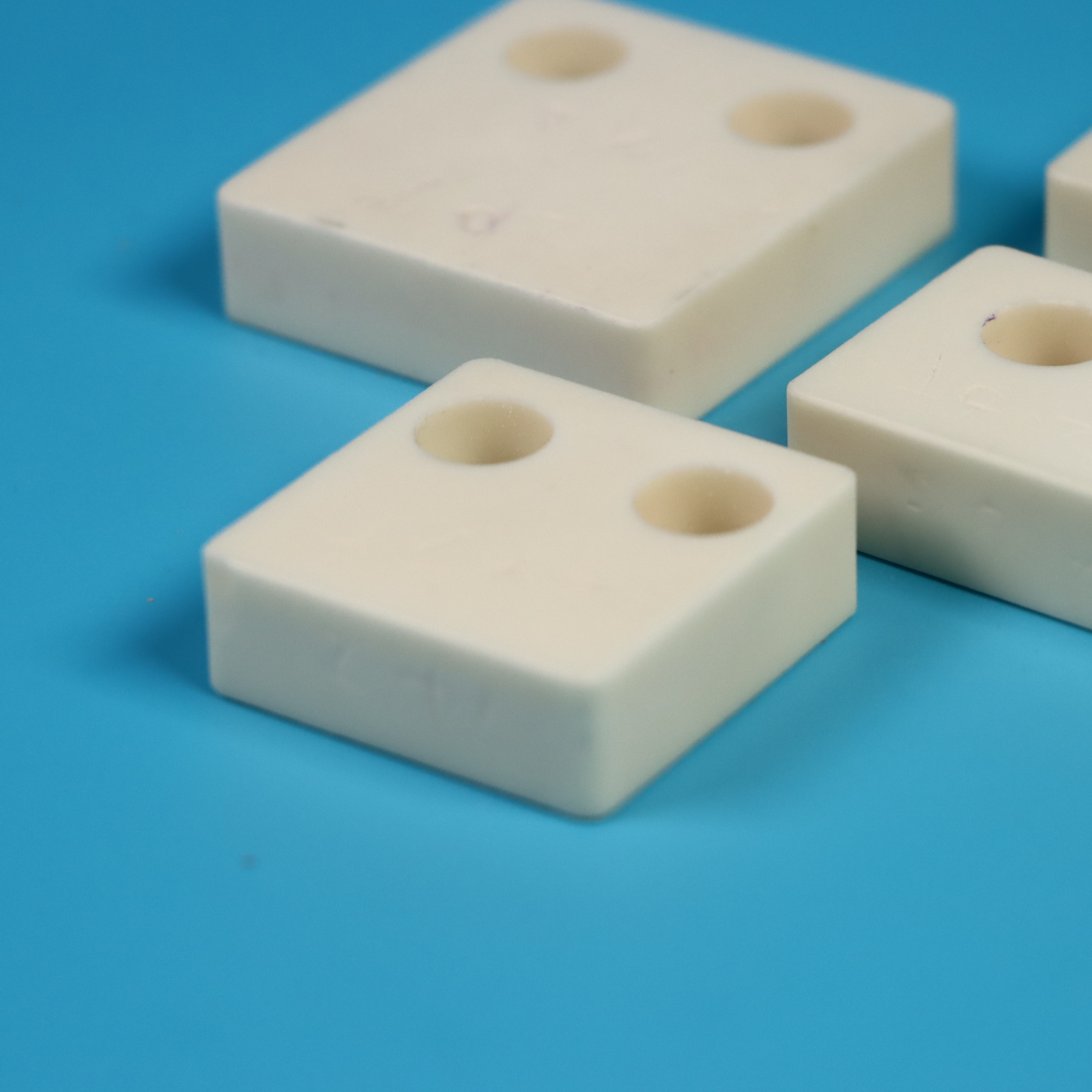 एलुमिना सिरेमिक Alumina ceramic