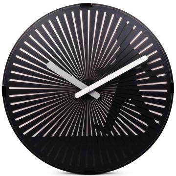 Horloge murale en mouvement - homme qui marche