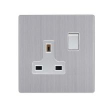 China 1 Gang 13A Switched Socket Electrical Fitting UK
