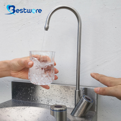 Filleur de bouteille d'eau automatique pour une utilisation en extérieur