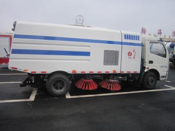 HOWO Road Sweeper Vehicle Cleaning Truck