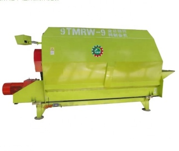 Cattle and Sheep TMR Feed Mixer
