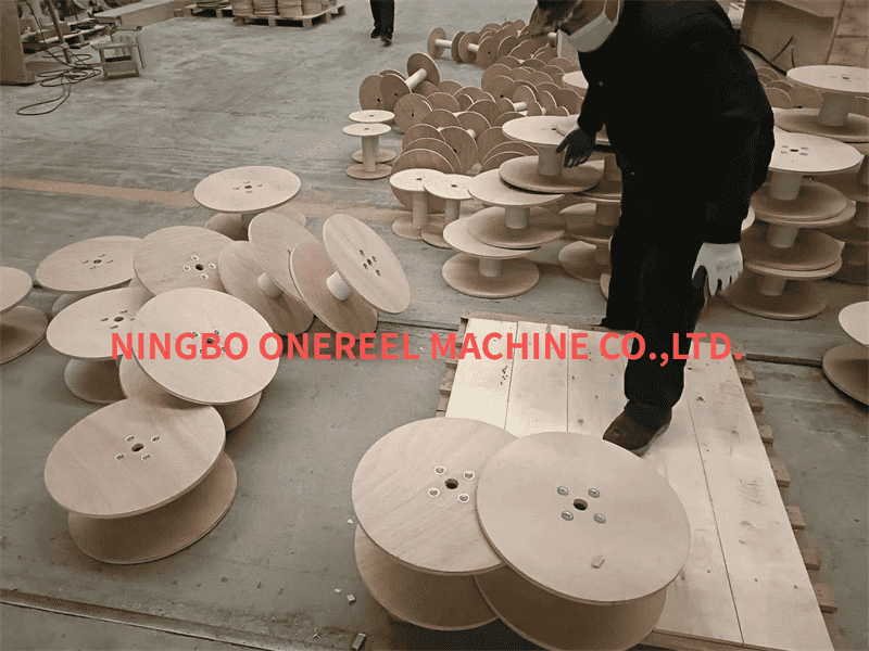 MDF Flanges and PVC Barrel Reel (3) MDF Flanges and PVC Barrel Reel (3)