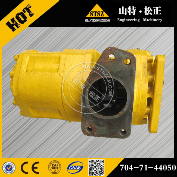 Zespół pompy spychacza Komatsu D475A-3, linia energetyczna 704-71-44050