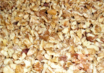 A small grain of walnut kernel