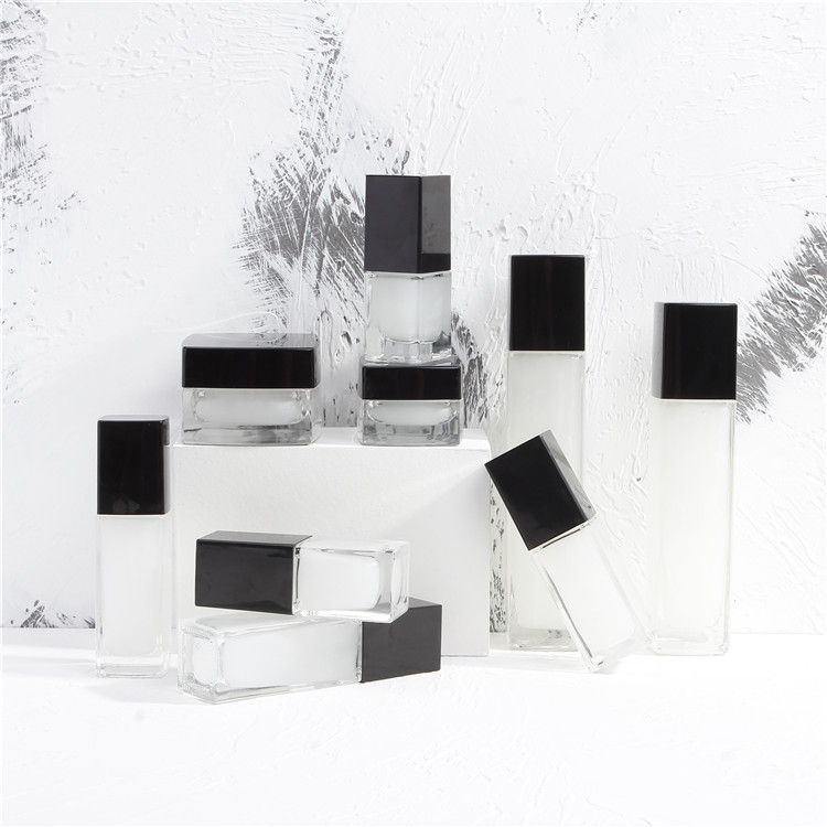 High Quality Cosmetic Packaging Square Cosmetic Glass Bottle Set