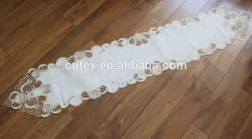 table runner white