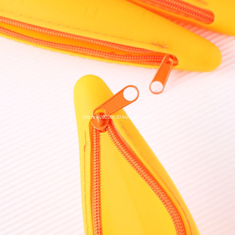 Silicone pencil case Silicone pencil case