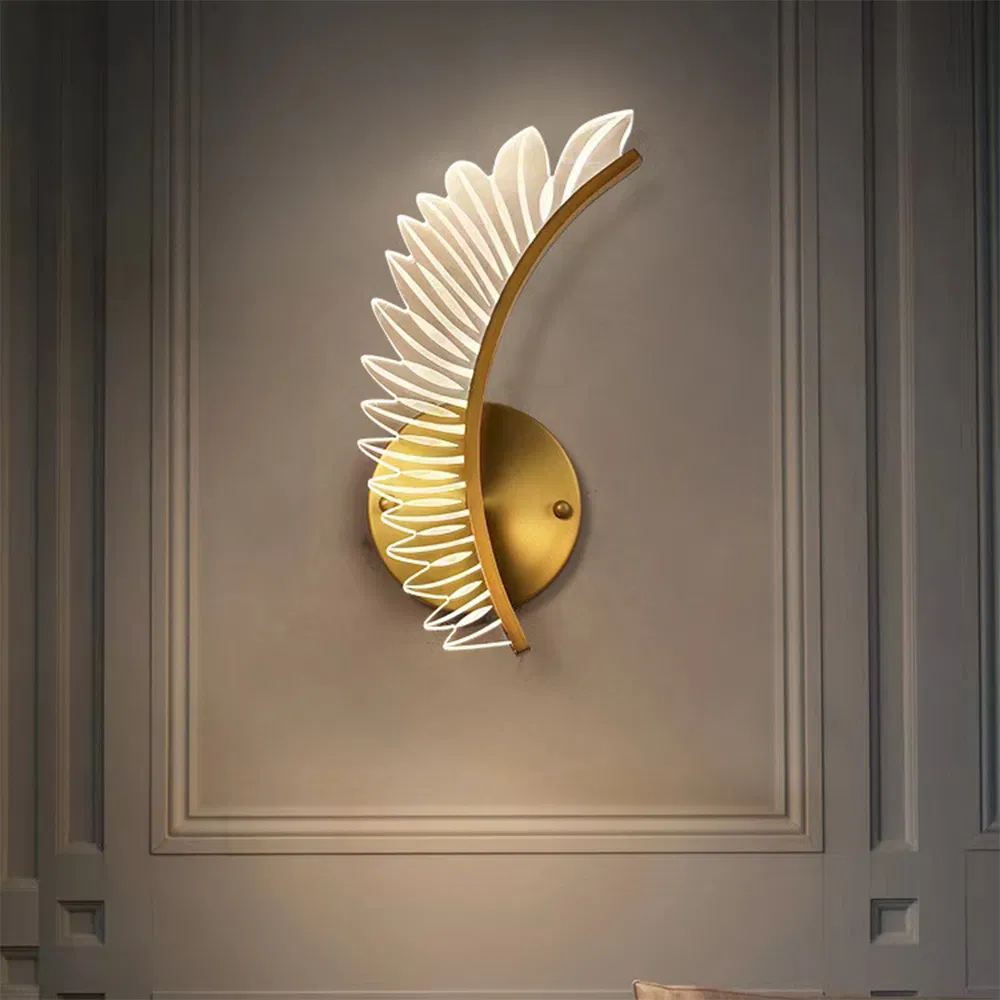 Elegant Acrylic Feather Wall Lamp for Luxurious Interiors