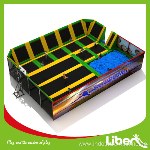 Fitness trampoline with handle