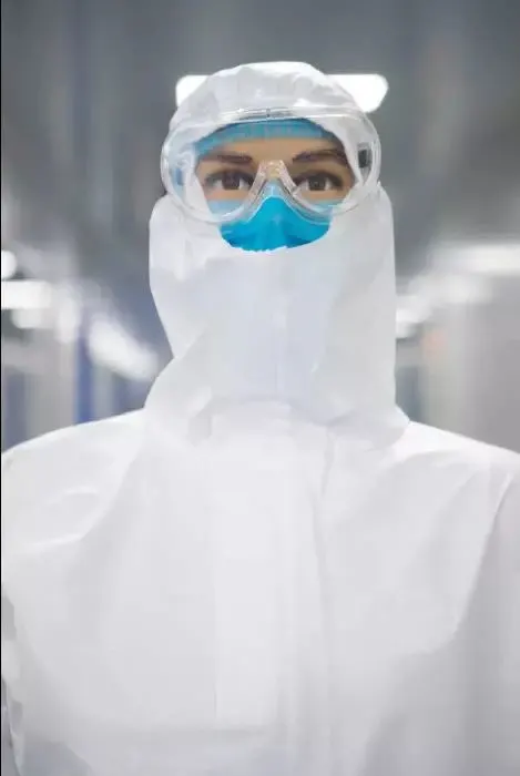 Disposable Protective Clothing Overall Isolattion Gowm with Ce FDA