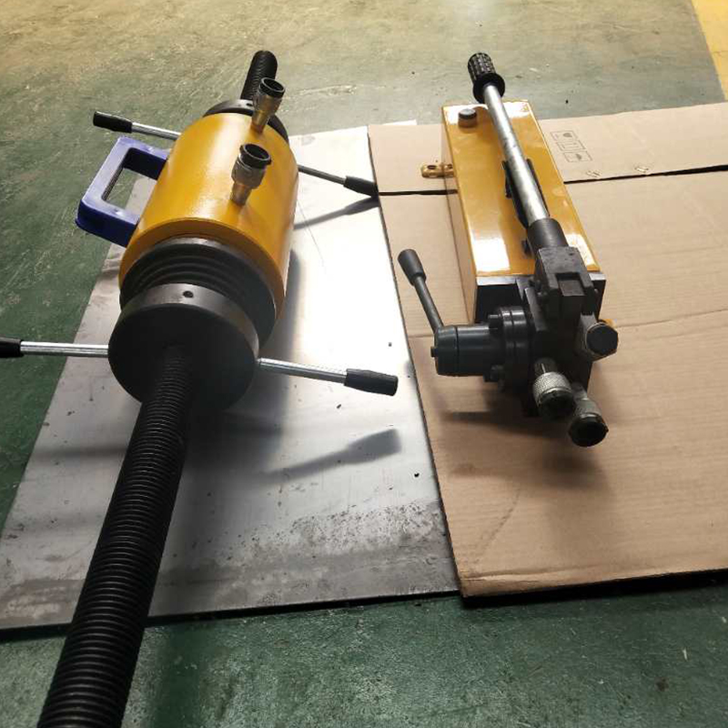 Flashlight integrated sleeve machine crawler excavator cylinder liner pressing tool bushing press