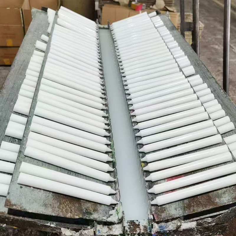 30 г парафінавага воску белай прыкметы ў Афрыку