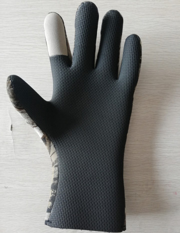 Heat resistant neoprene outdoor rubber gloves