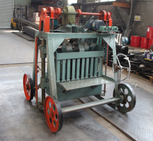 Movable Semi Automatic Bricks Machine for Sale