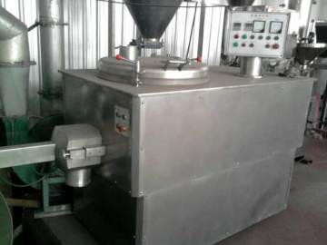 High - speed mixing granulator for salt