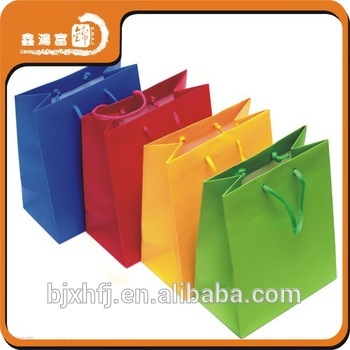 China colorful custom printed paper bags no minimum