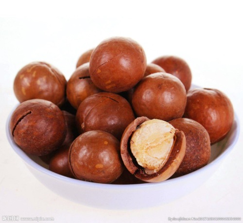 shelled macadamia nuts