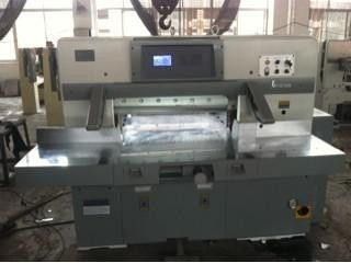 Affordable PLC controlling double hydraulic type printed paper sheets cutting machine