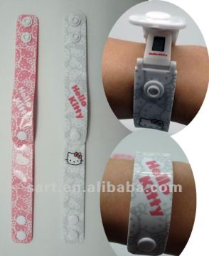 2014 custom wholesales snap bracelet watch as best promotional goods