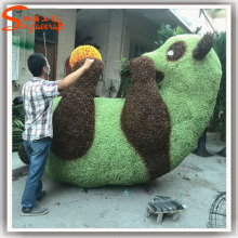 Artifical animal topiary