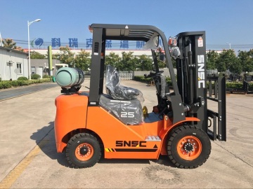 2500Kg Duel Fuel Forklift With Nissan Gas Engine