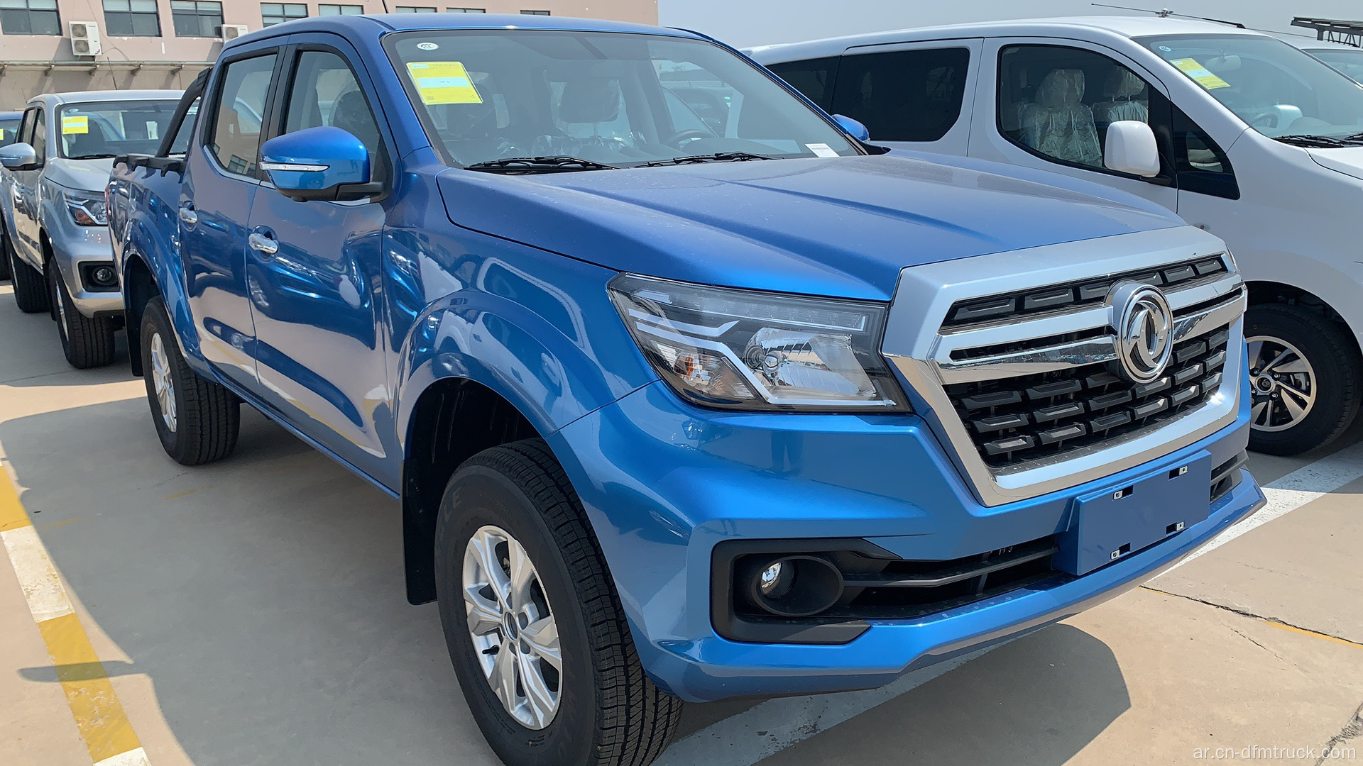 شاحنة صغيرة LHD 4 × 4 Dongfeng Rich Pickup Truck