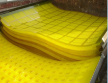 Polyurethane filtering mesh