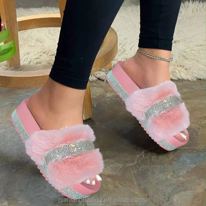 Wholesale fashion design flat shoes for women faux fur slippers for ladies shoe sandals Fur Slides Rhinestones Outdoor 2021