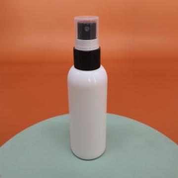Kleine Parfüm-Opalglasflaschen