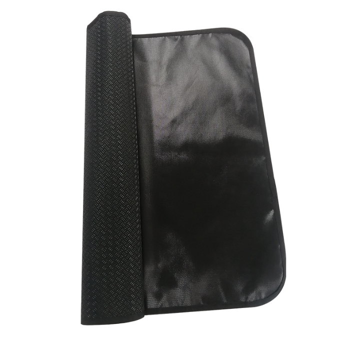 Hot selling outdoor flame-retardant silicone barbecue stove, anti slip and fireproof mat, protective mat, BBQ oil repellent mat