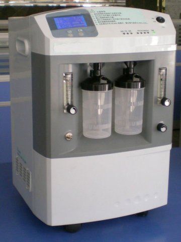 Dual flow oxygen concentrator for oxygen bar