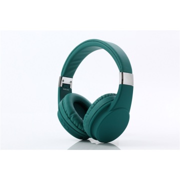 Noise cancelling wireless headphone