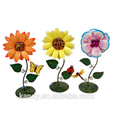 flower stylish iron garden stakes