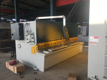 Automatic hydraulic plate shears